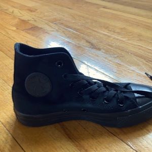 Black Women’s Converse Size 5